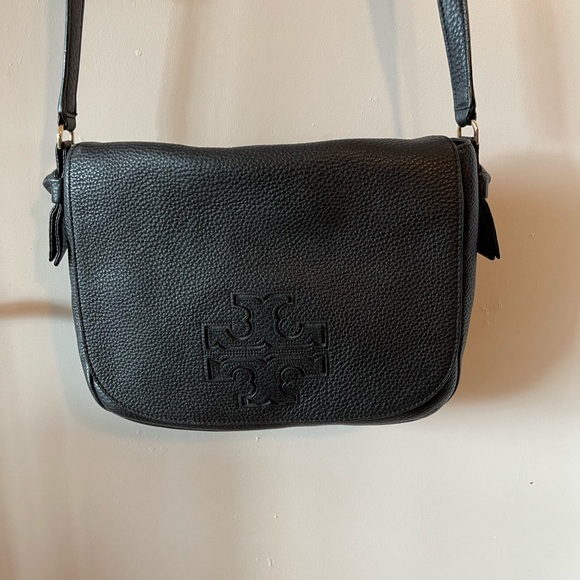 Tory Burch Handbags - Tory Burch cross body saddle bag